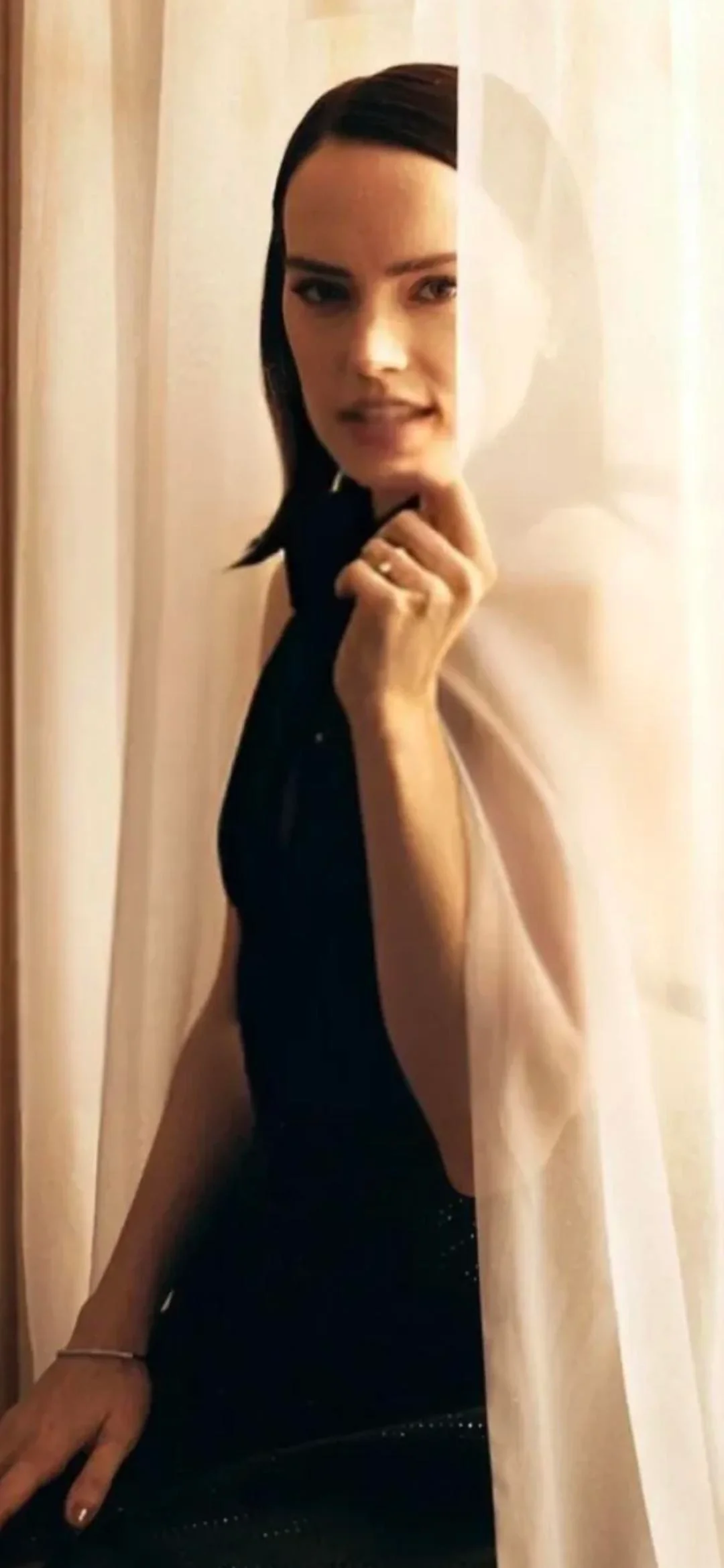 Daisy Ridley picture 2 of 17