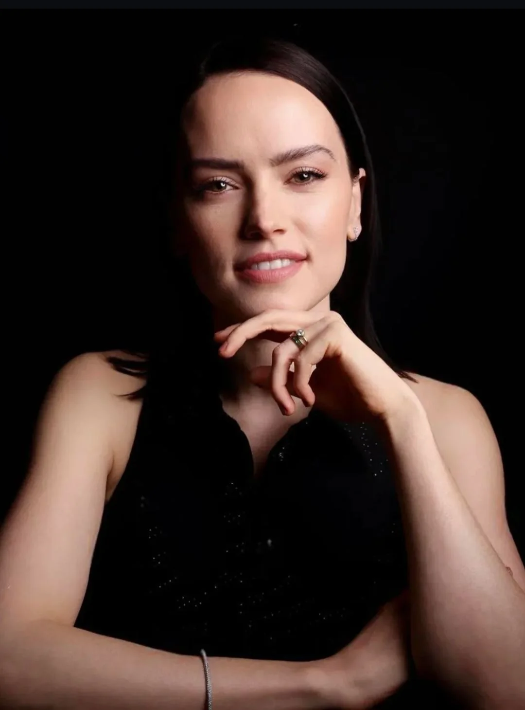 Daisy Ridley picture 12 of 17