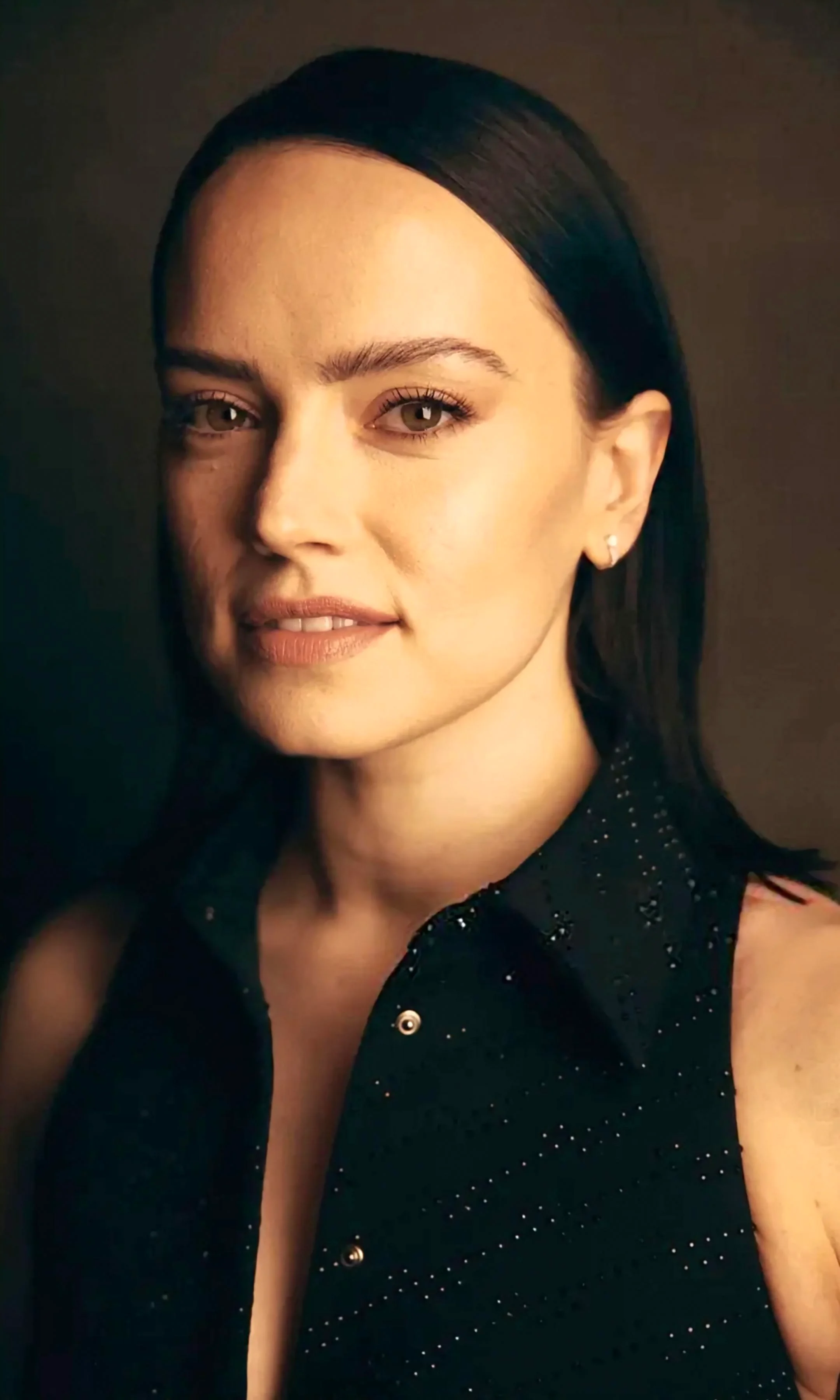 Daisy Ridley picture 13 of 17