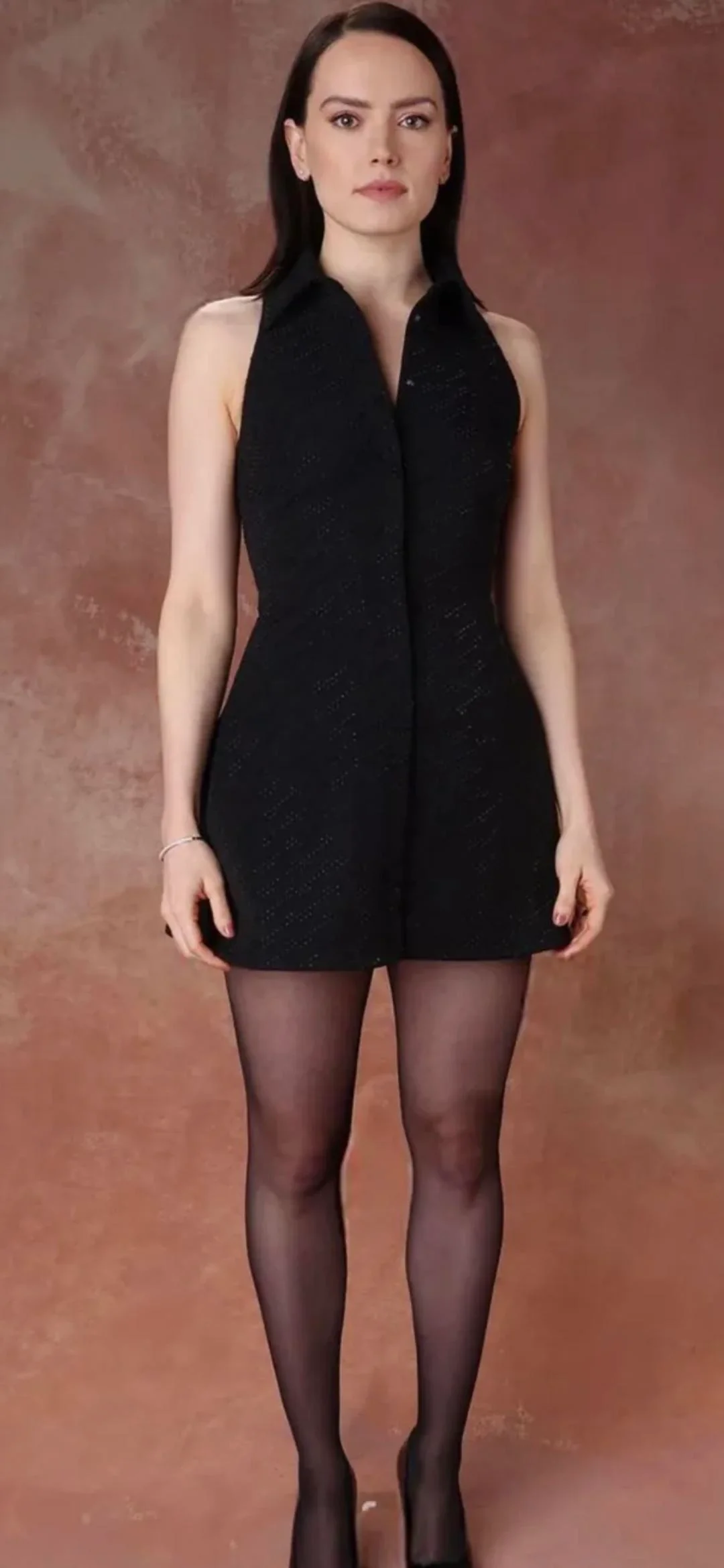 Daisy Ridley picture 14 of 17