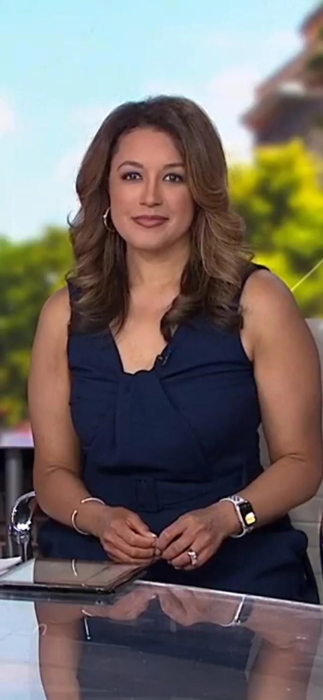 Lesli Foster picture 2 of 2