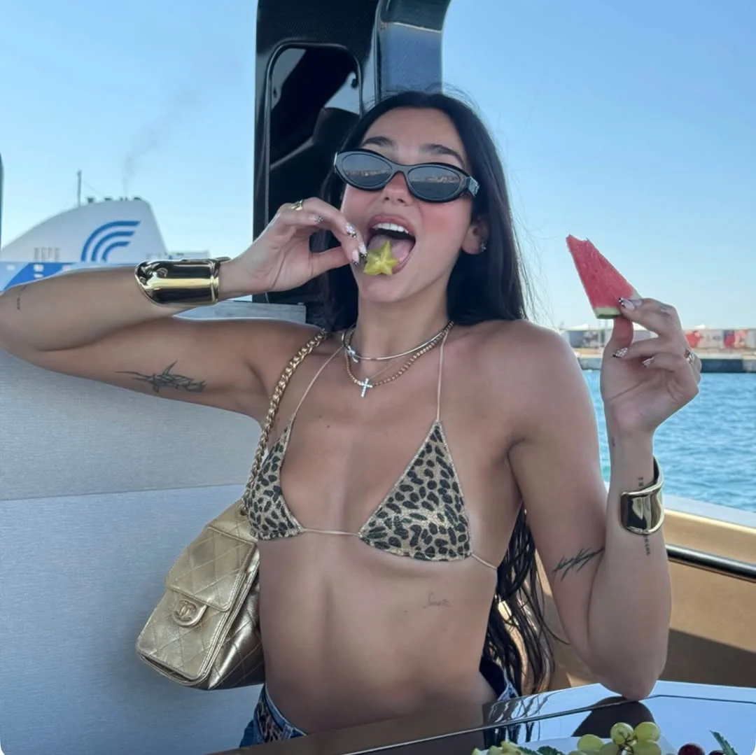 Dua Lipa picture 15 of 16