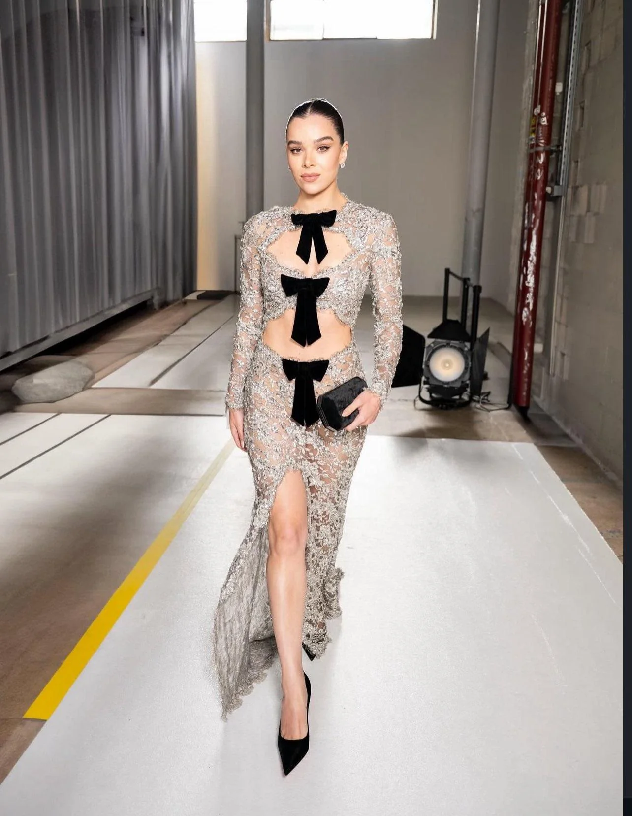 Hailee Steinfeld picture 2 of 7