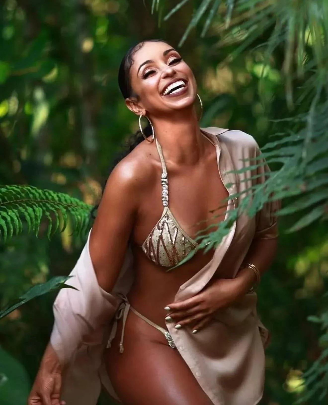 Mya Harrison picture 3 of 6