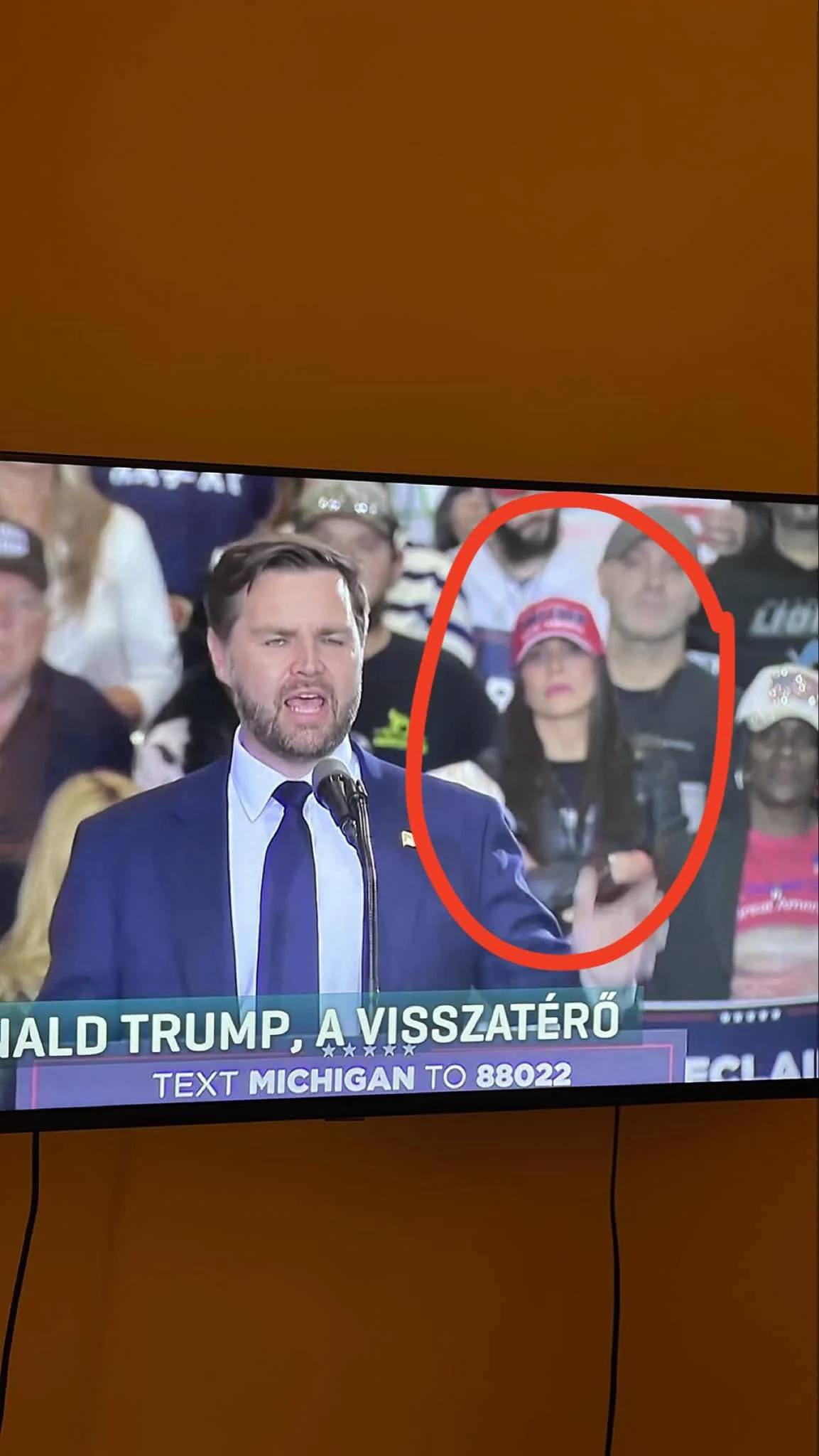 Is this Gen Padaleczki at Trump’s campaign? picture 1 of 1