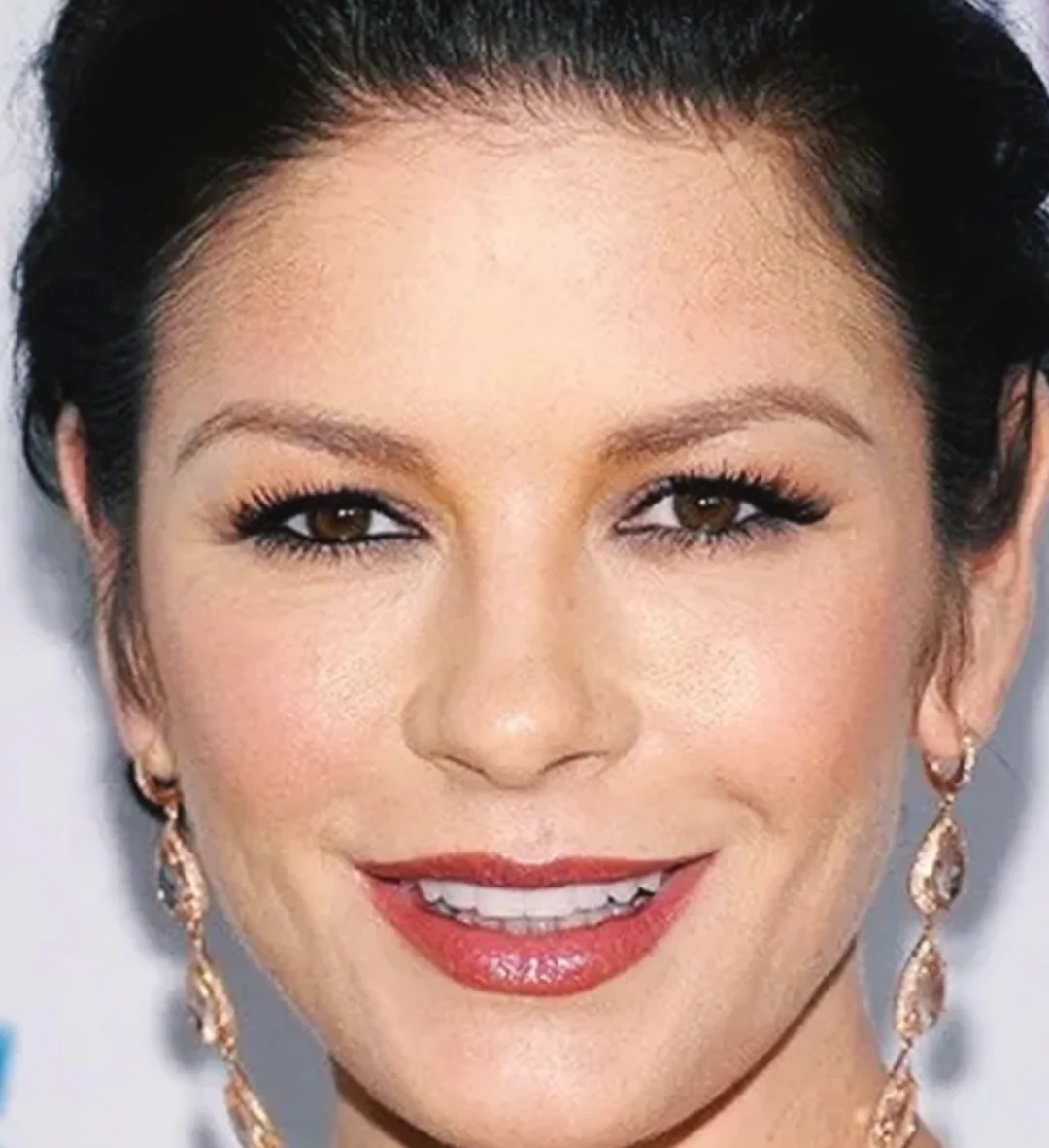 Catherine Zeta-Jones picture 1 of 1