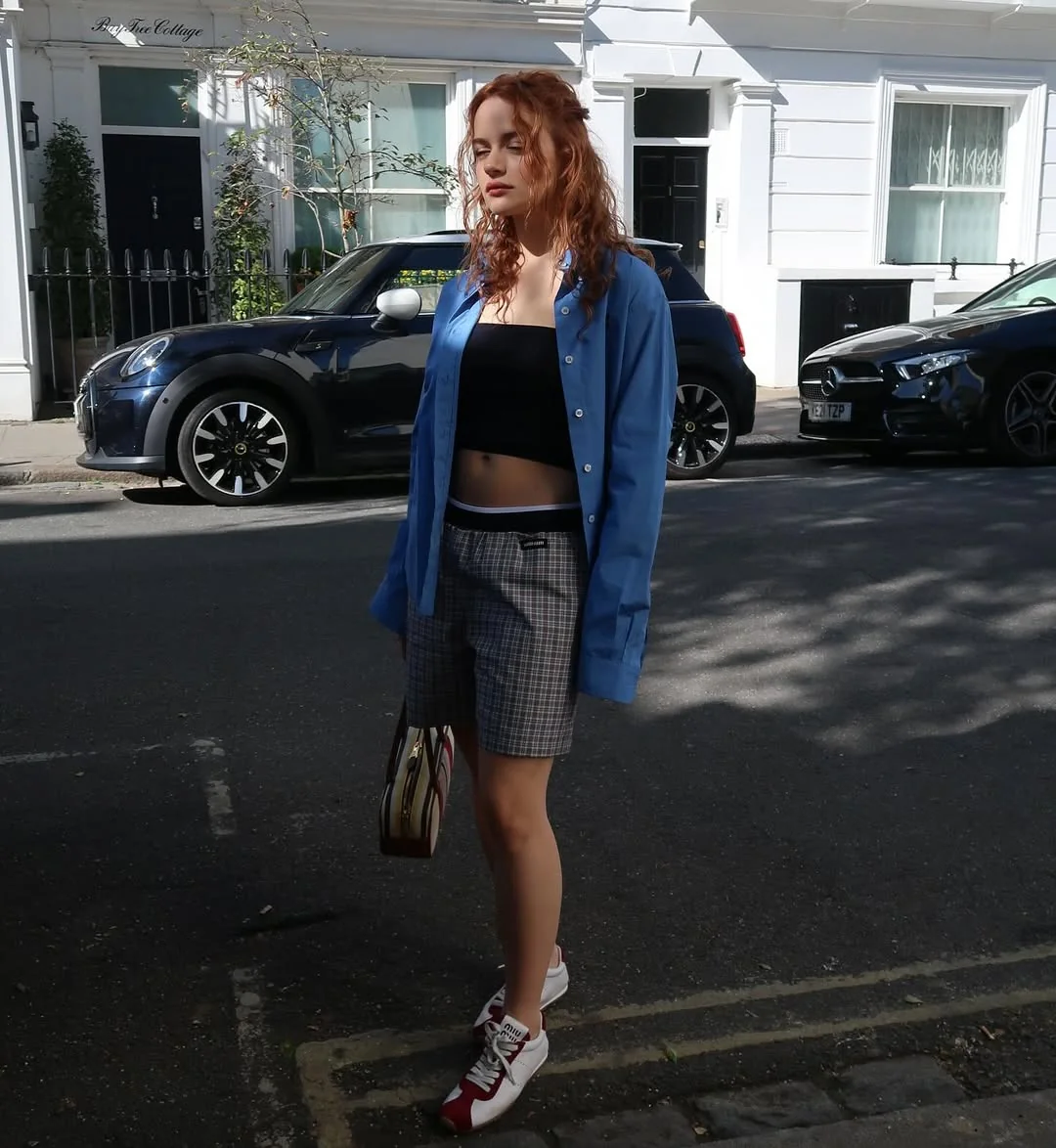 Joey King picture 3 of 4