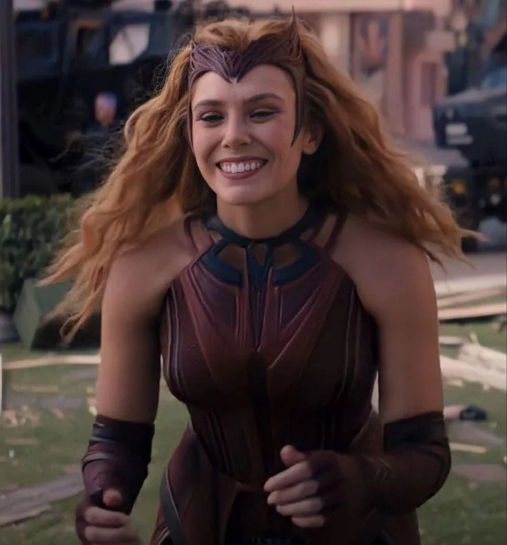 Elizabeth Olsen picture 1 of 1