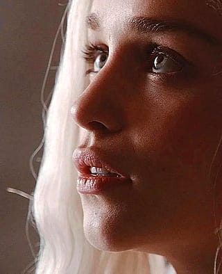 Emilia Clarke's kissable lips...'