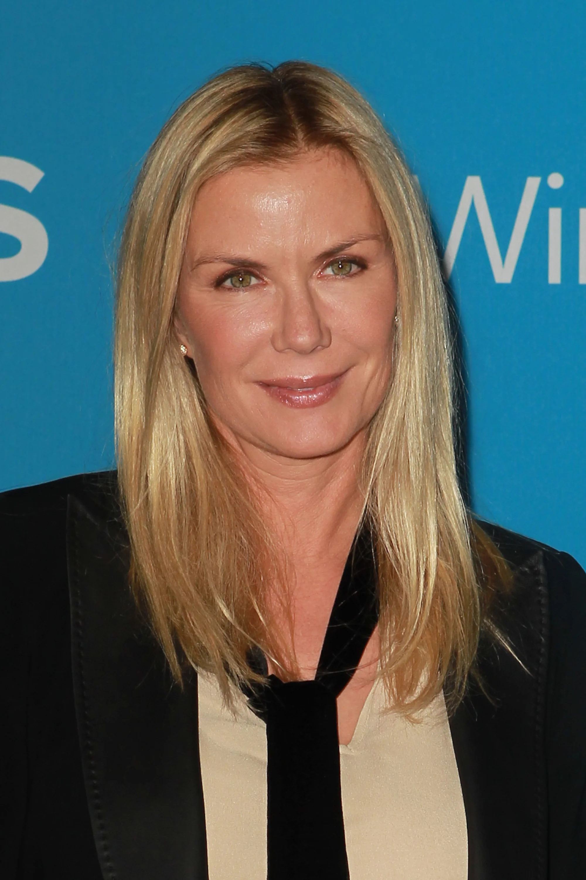Katherine Kelly Lang picture 1 of 2