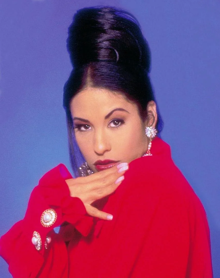 Queen Selena picture 1 of 2