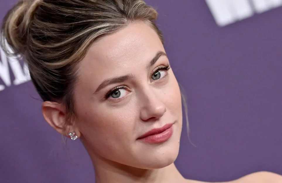 Lili Reinhart picture 1 of 1