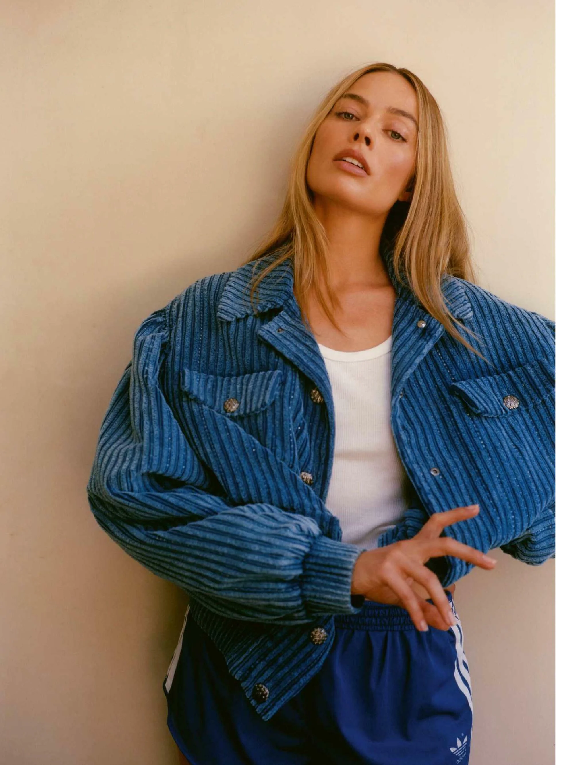 Margot Robbie picture 1 of 1