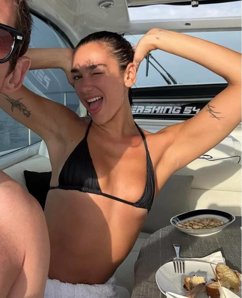Dua Lipa picture 2 of 3