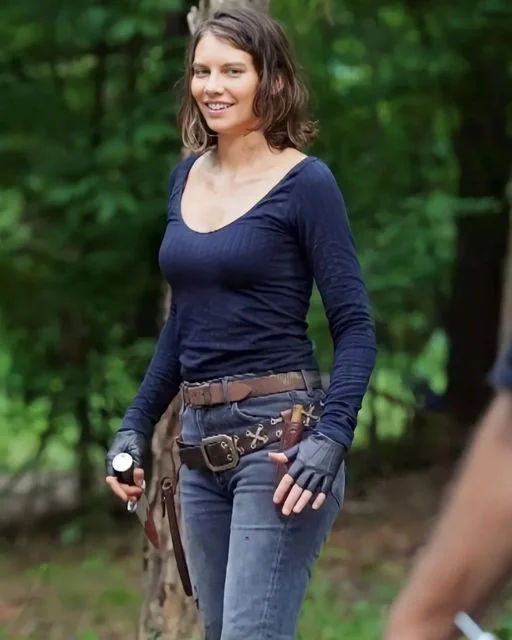 Lauren Cohan picture 2 of 3