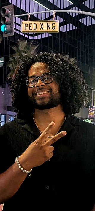Who is this guy lol Hollywood blvd'
