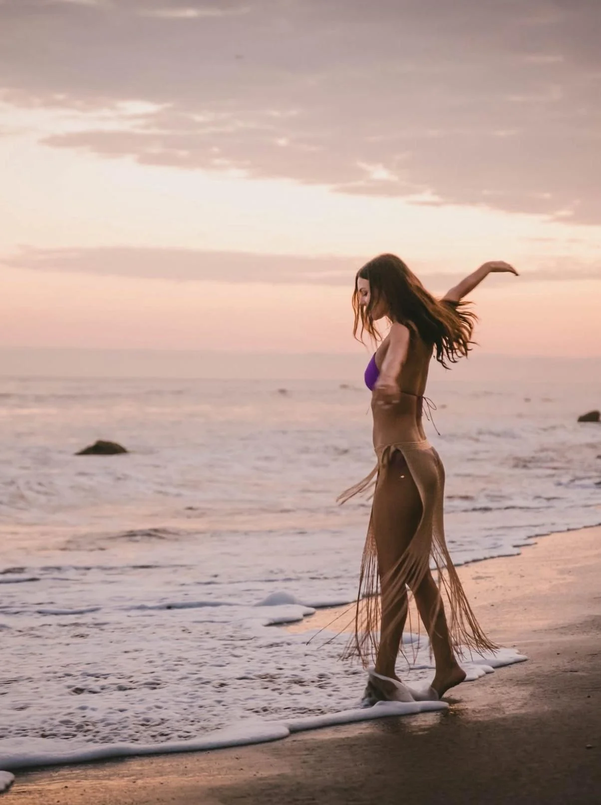 Victoria Justice picture 2 of 3