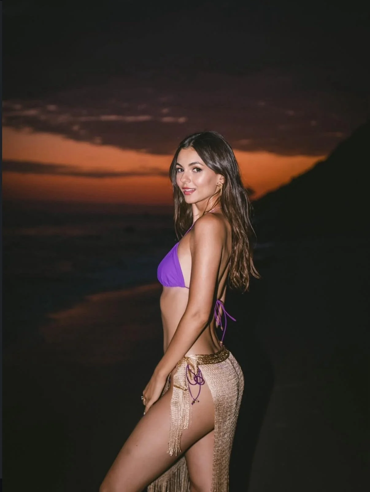 Victoria Justice picture 3 of 3