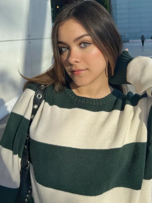 Angie Vazquez picture 1 of 1