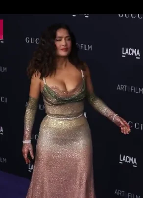 Salma Hayek Cleavage picture 8 of 8