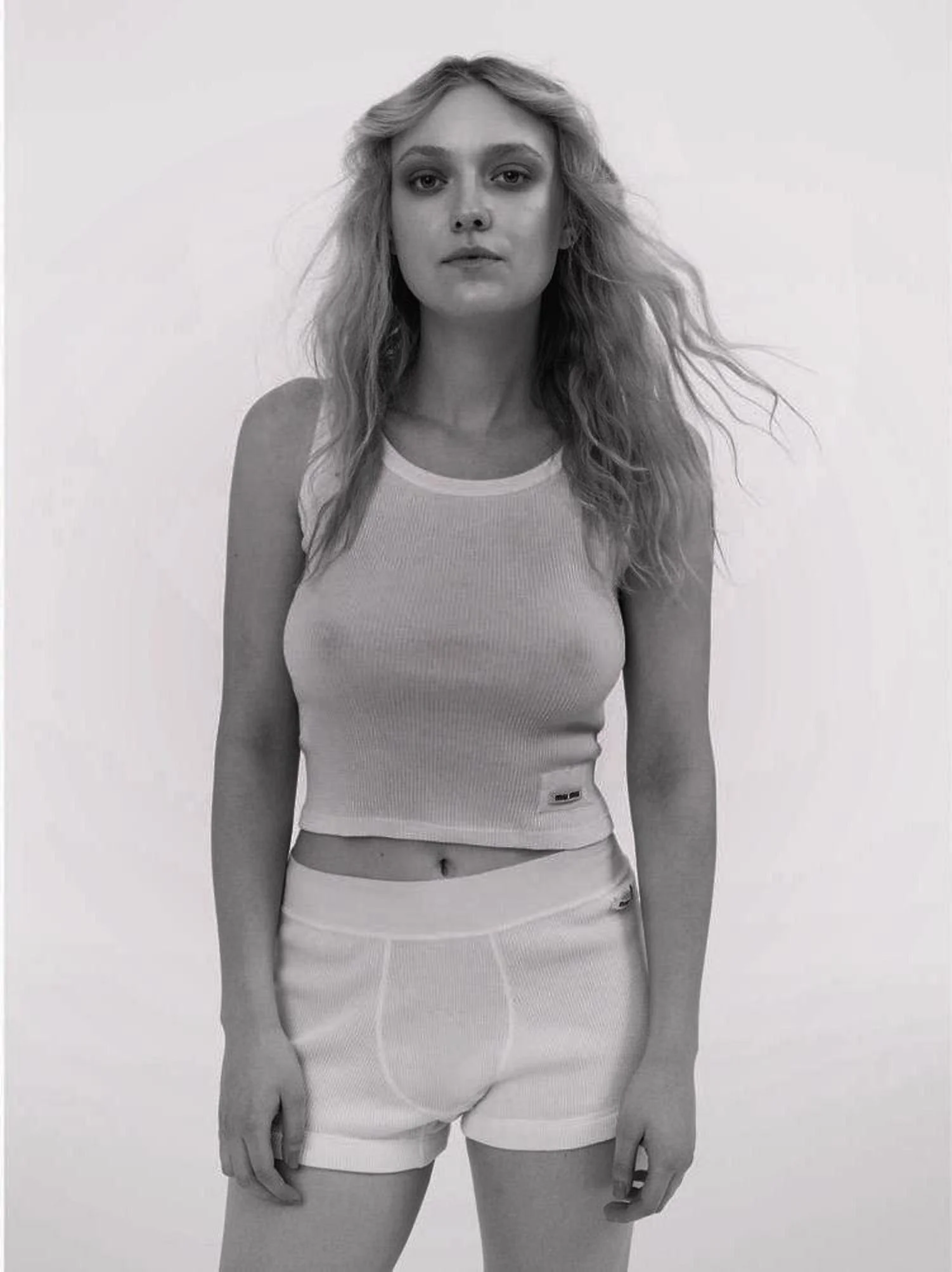 Dakota Fanning picture 1 of 1