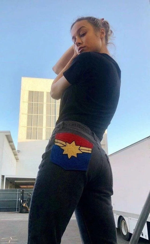 Brie Larson picture 2 of 11