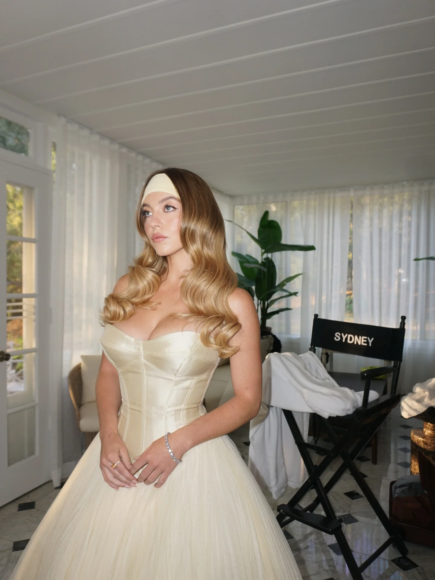 Sydney Sweeney picture 2 of 4