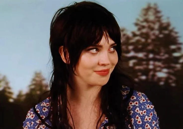 Sophie Thatcher appreciation post picture 3 of 19