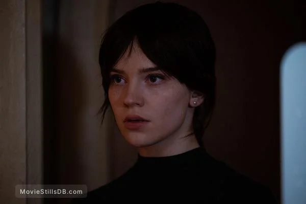Sophie Thatcher appreciation post picture 11 of 19
