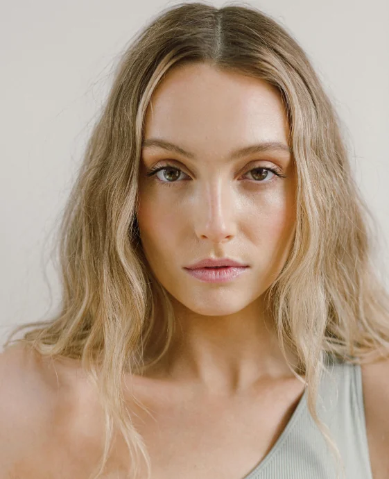Sara Thompson picture 1 of 1