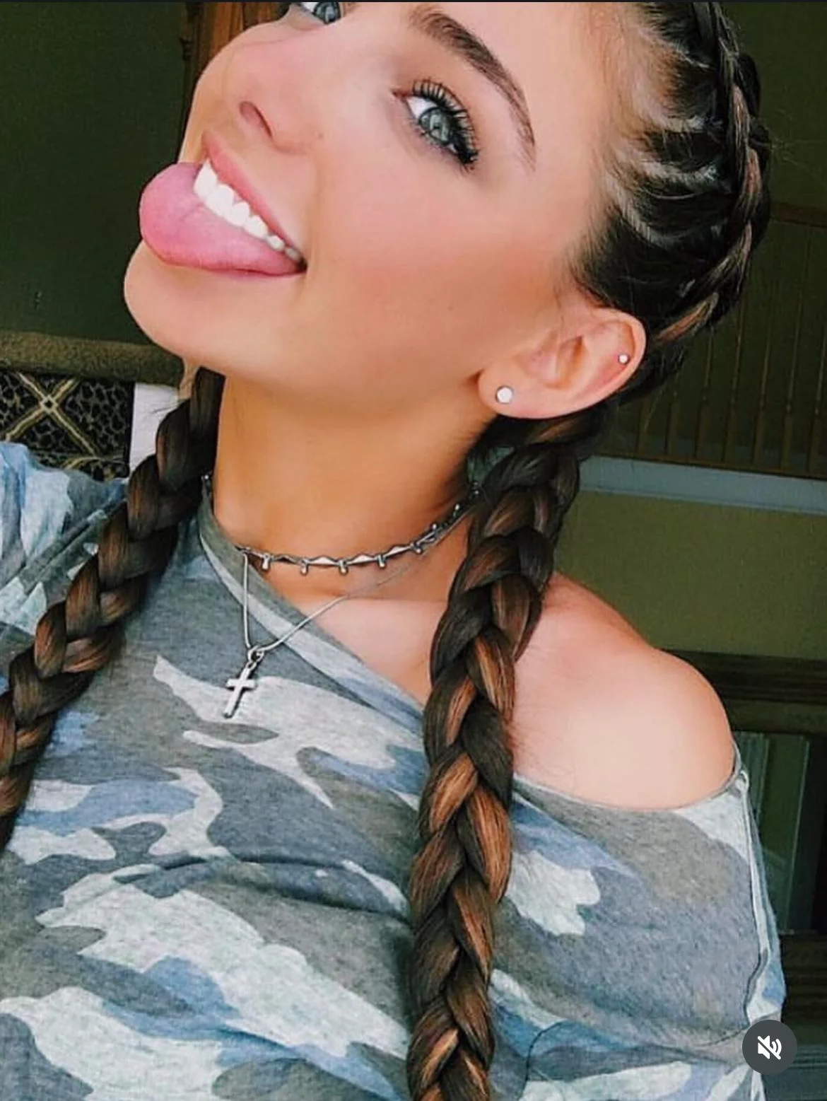 Olivia Alboher tongue r/worldoftongues picture 7 of 12