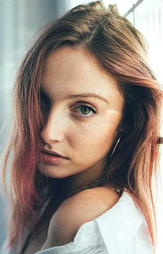 Sara Thompson'