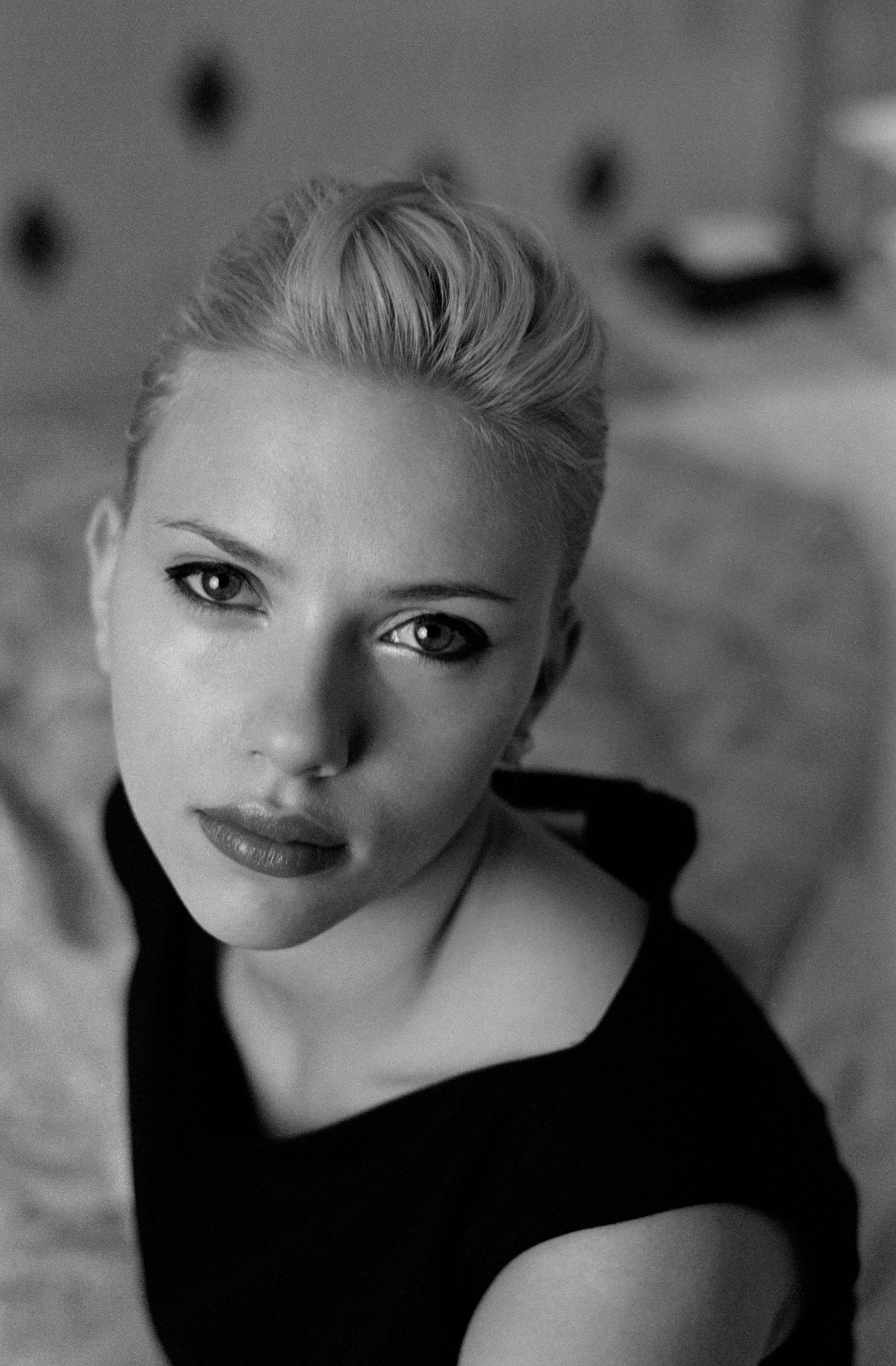 Scarlett Johansson (2003) picture 3 of 5