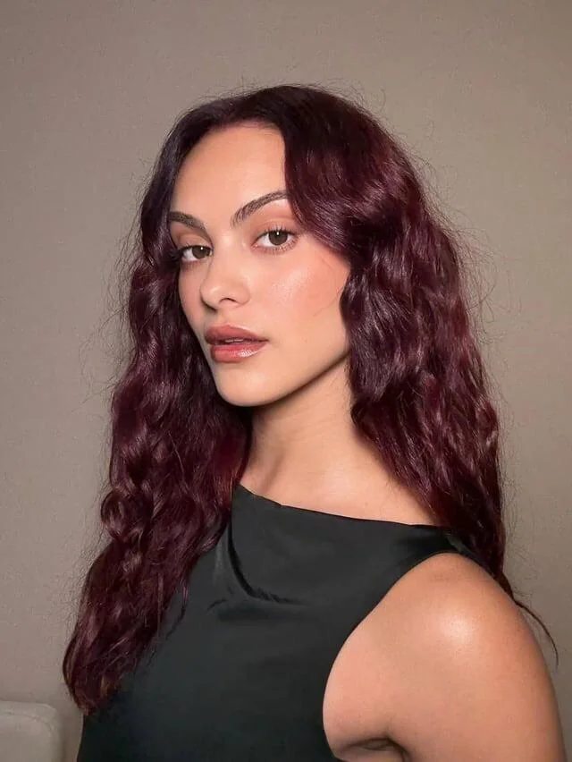 Camila Mendes picture 1 of 2