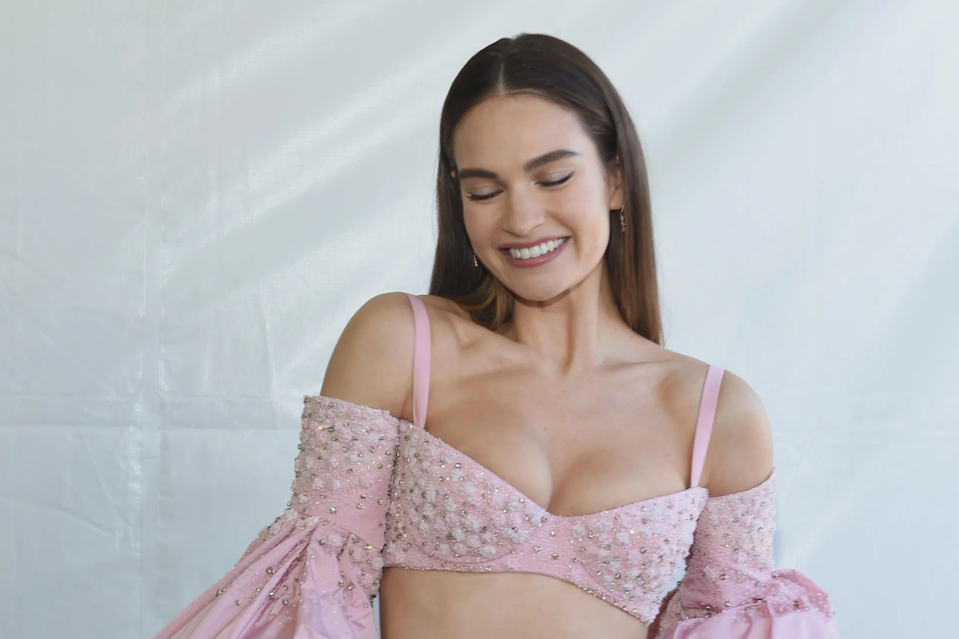 Lily James picture 1 of 1