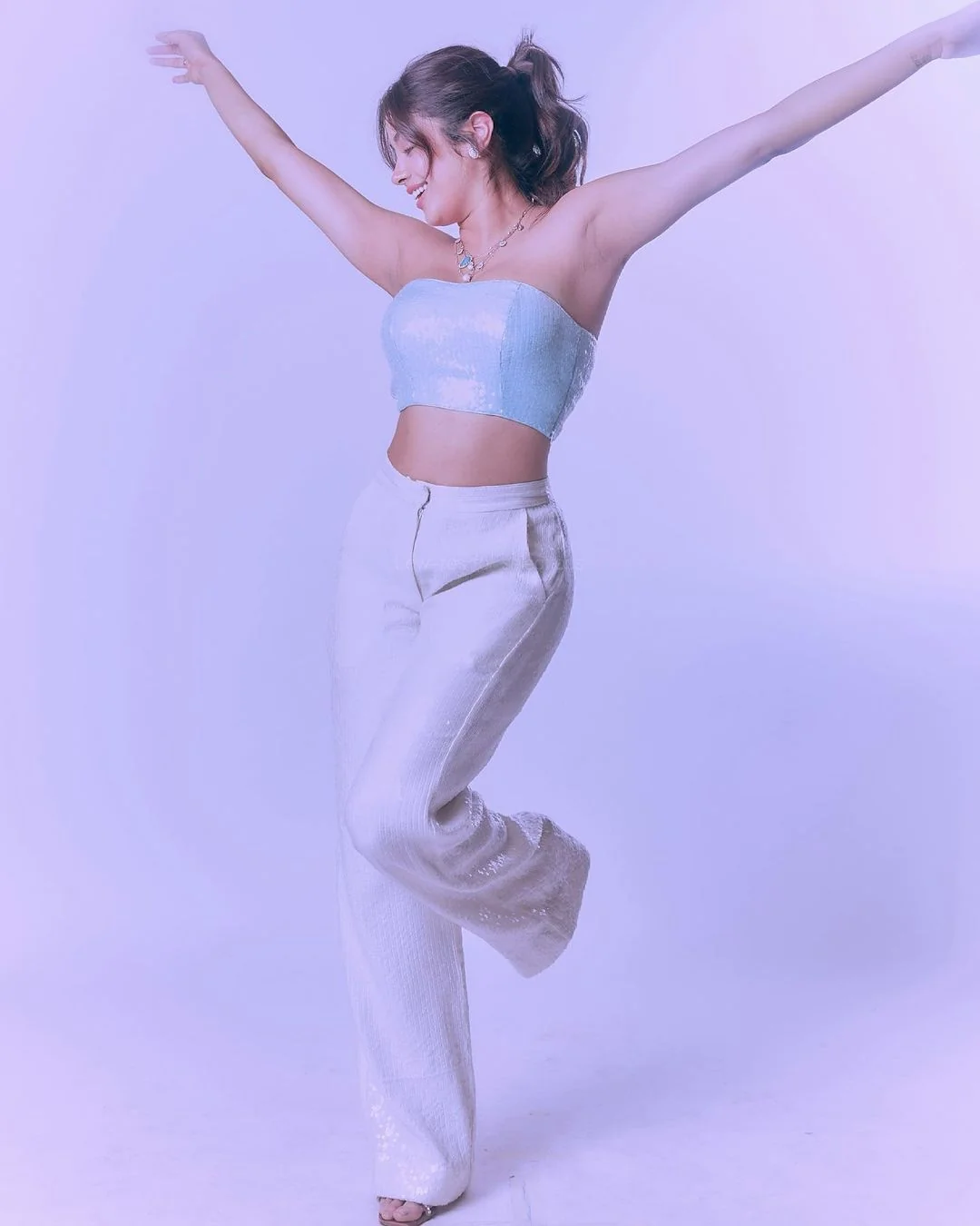 Janhvi Kapoor picture 3 of 3