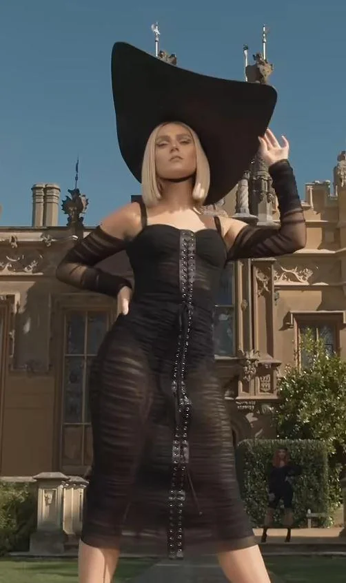perrie edwards picture 2 of 2