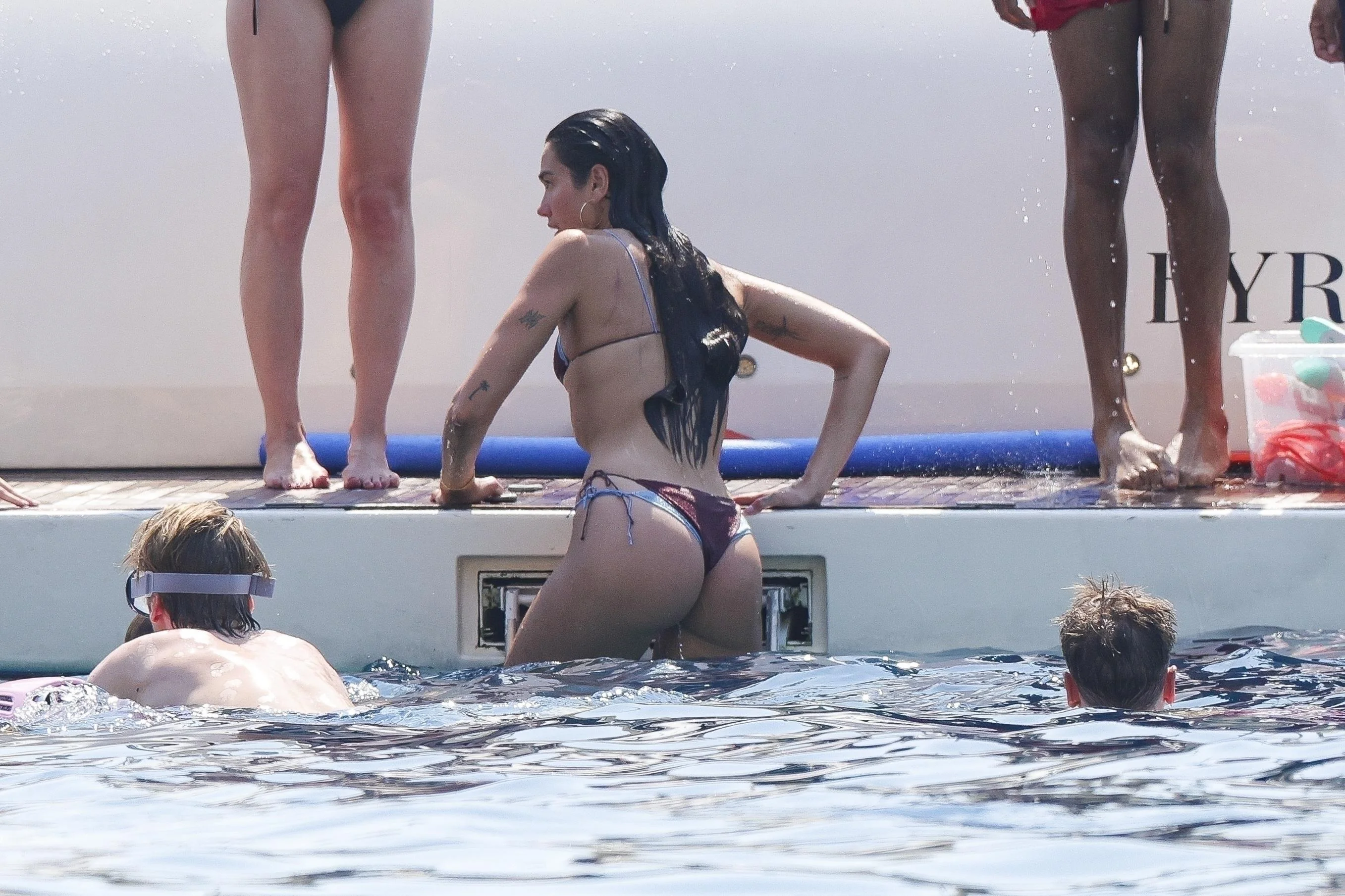 Dua Lipa picture 3 of 15