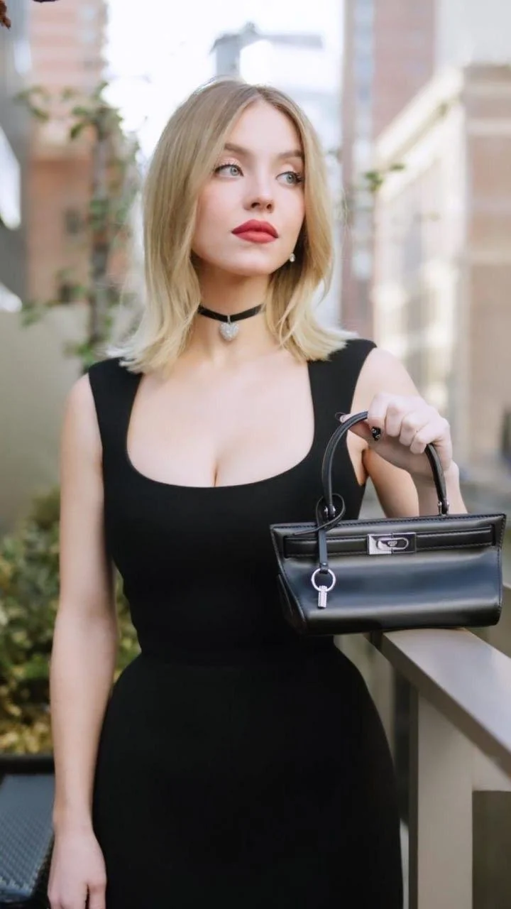 Sydney Sweeney picture 1 of 1