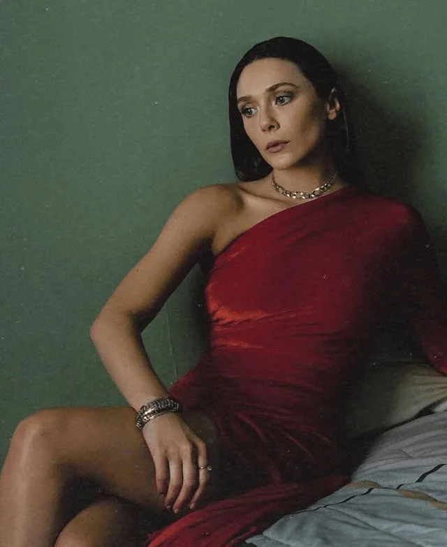 Elizabeth Olsen picture 1 of 1