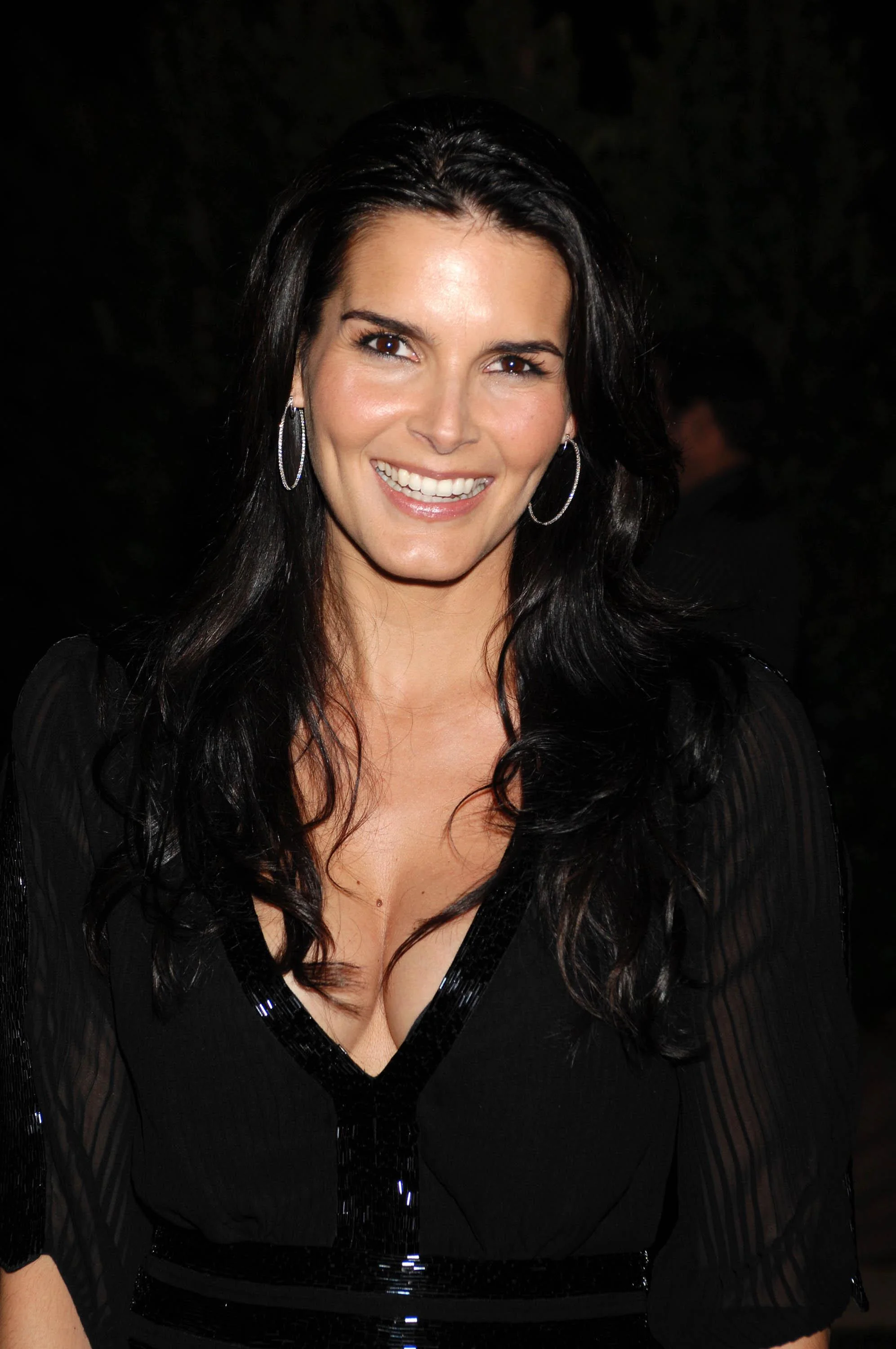 Angie Harmon picture 1 of 1