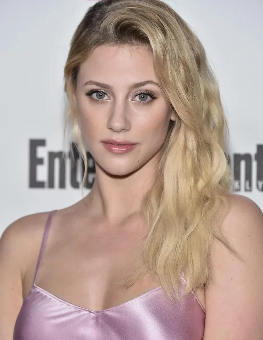 Lili Reinhart picture 1 of 1