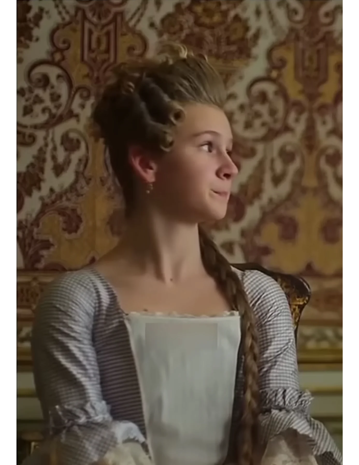 Help, actress name picture 1 of 1