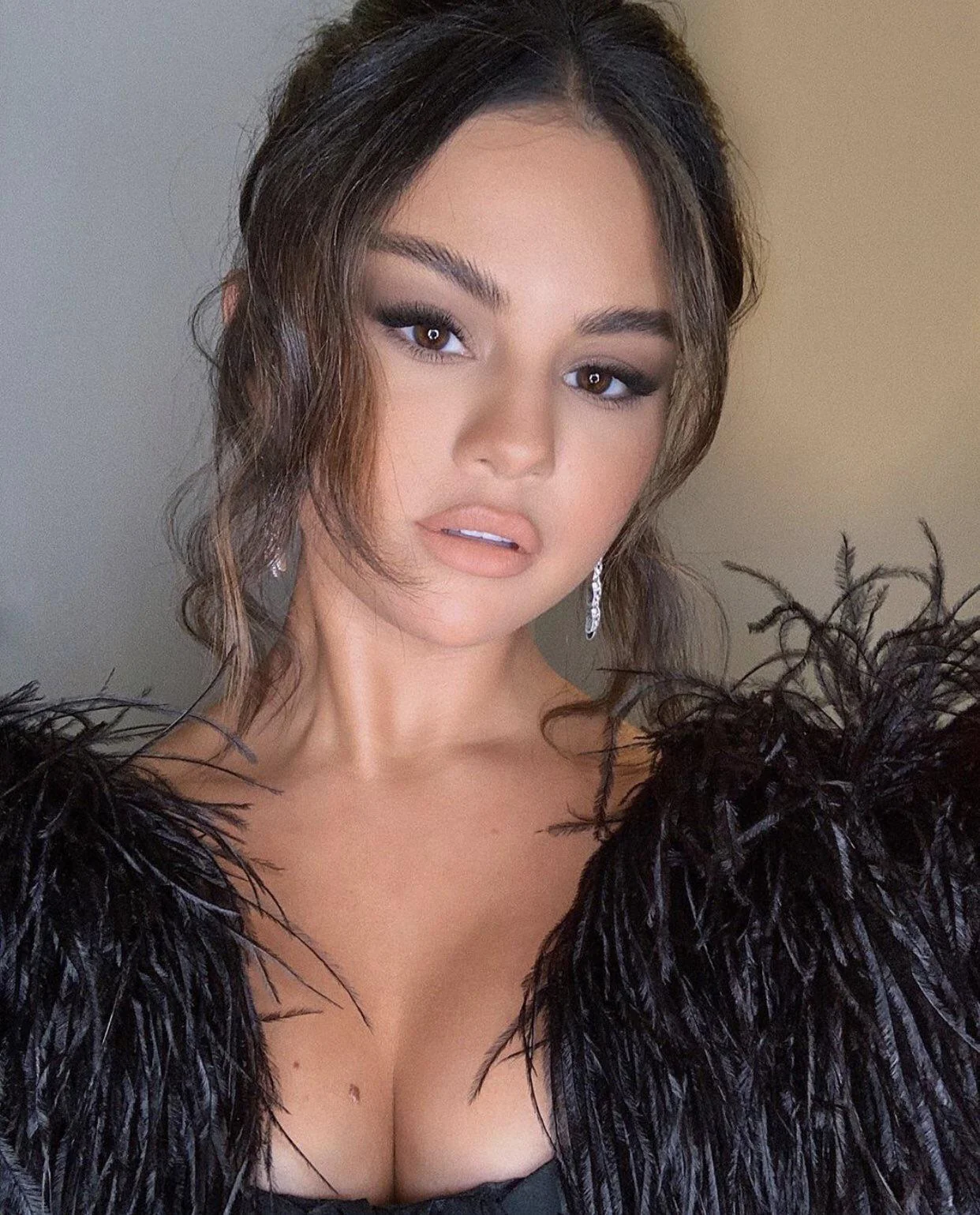 Selena Gomez picture 1 of 1