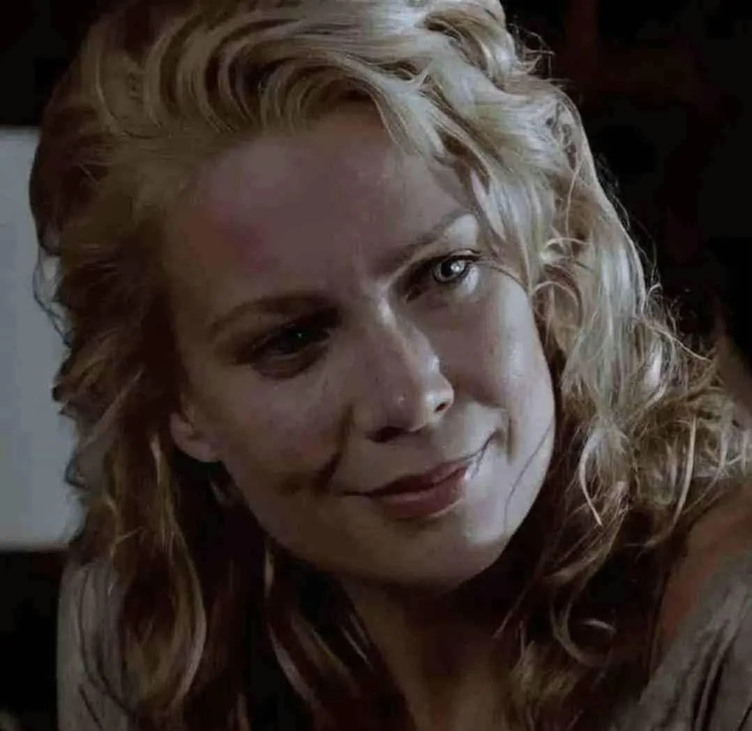 Laurie Holden picture 3 of 5