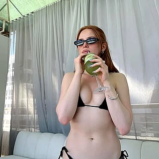 Madelaine Petsch'