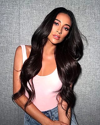 Shay Mitchell'