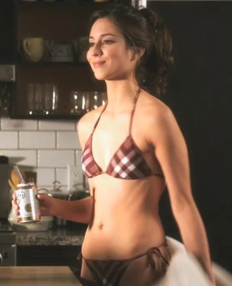 Troian Bellisario picture 4 of 6