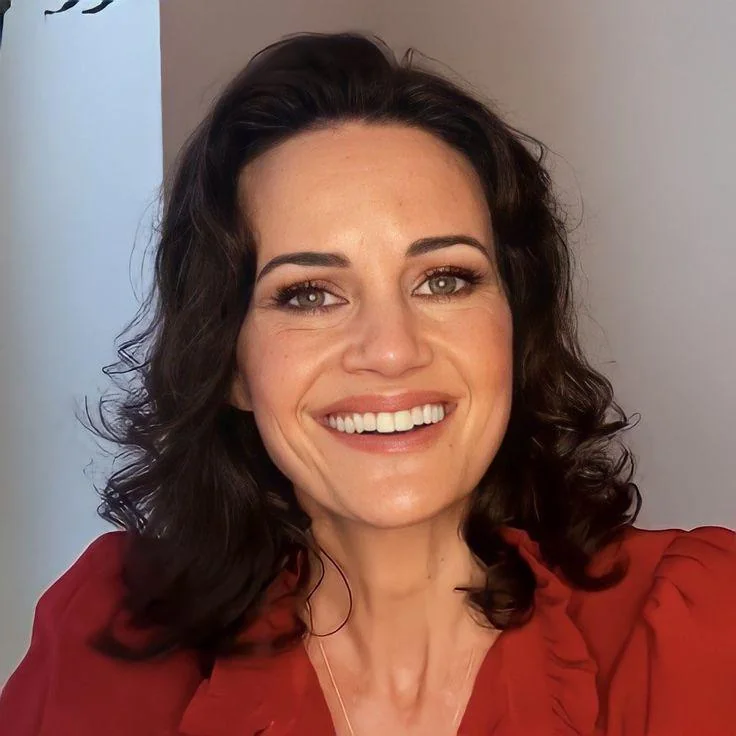 Carla Gugino picture 1 of 1