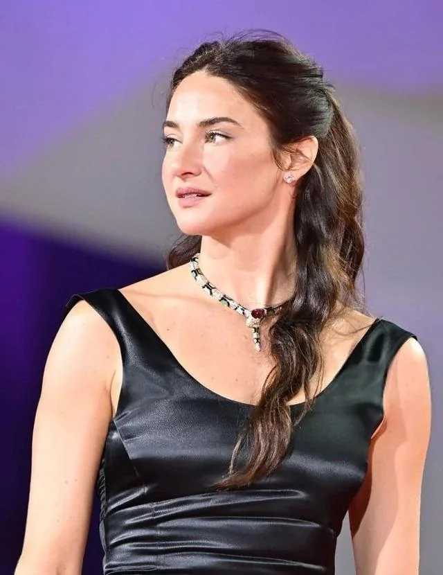 Shailene Woodley picture 1 of 5